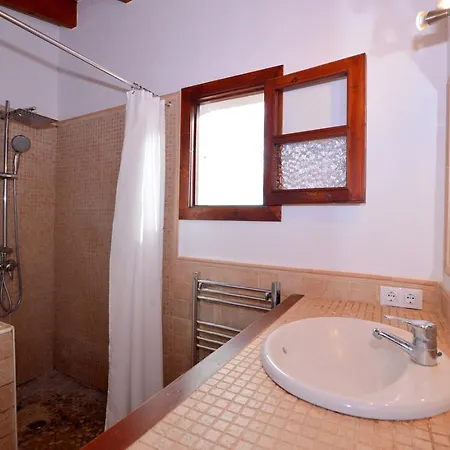 Encantadora Con Piscina En La Naturaleza